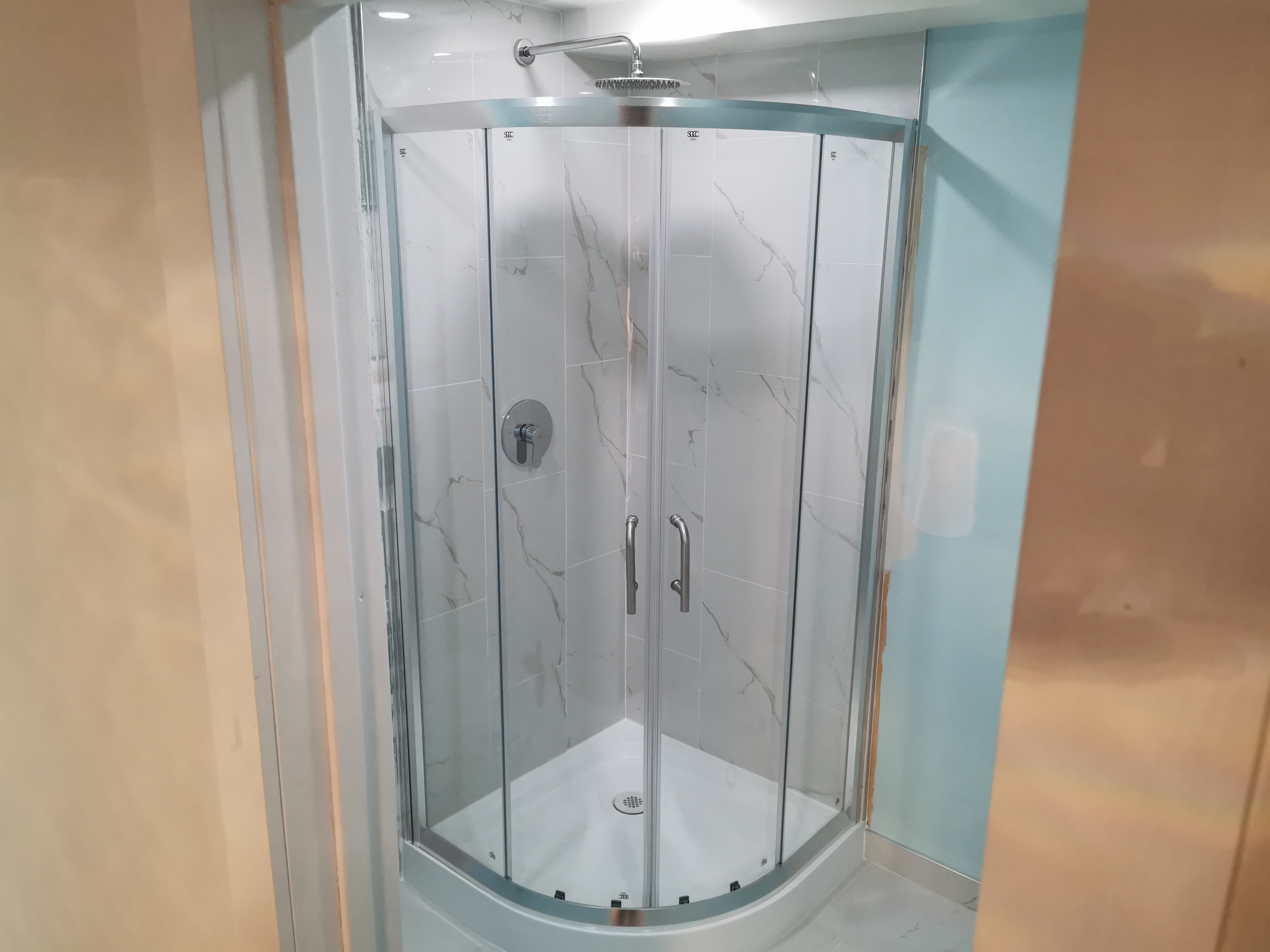 Here is an image of a bathroom.