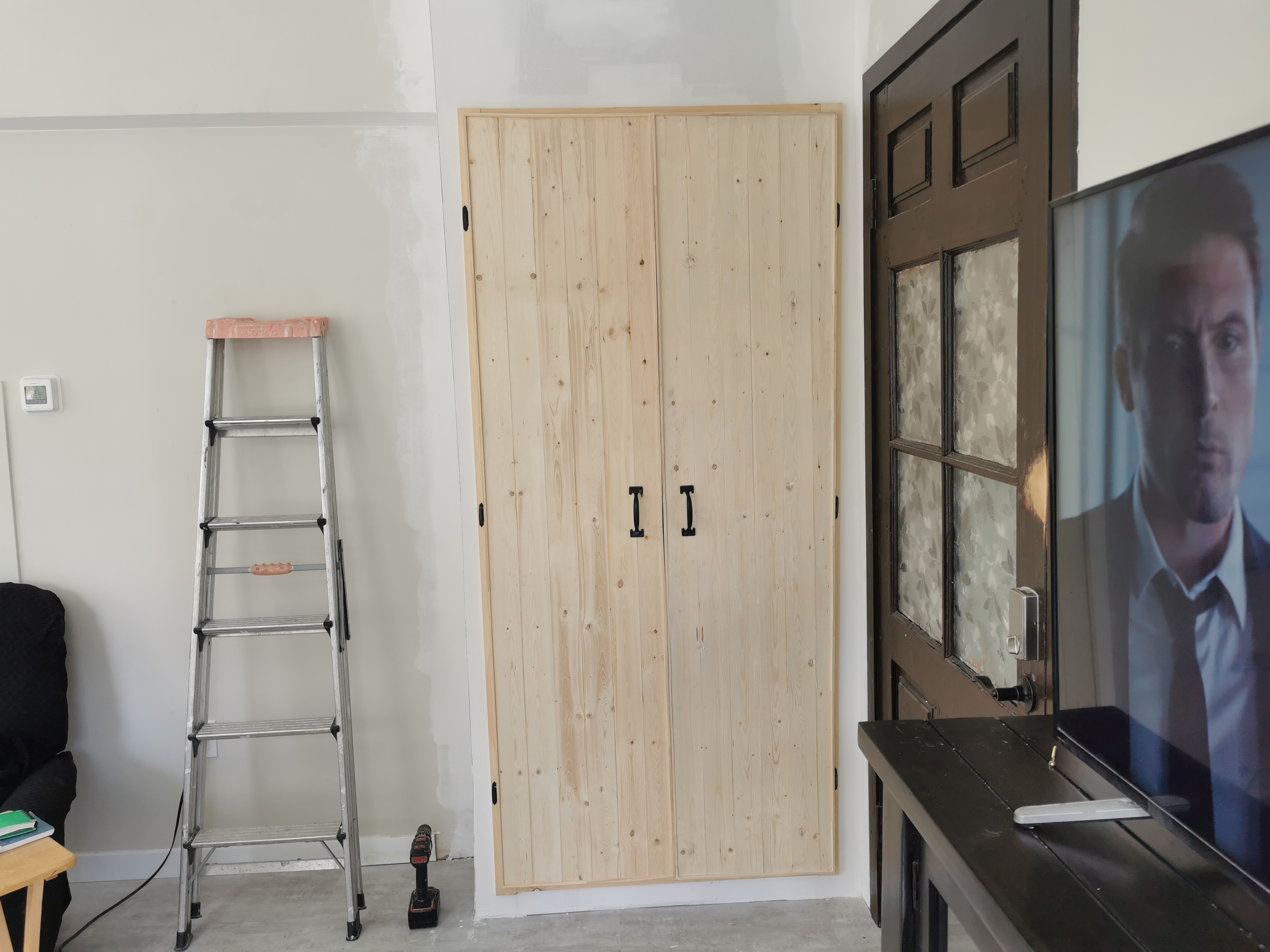 Here is an image of a door.