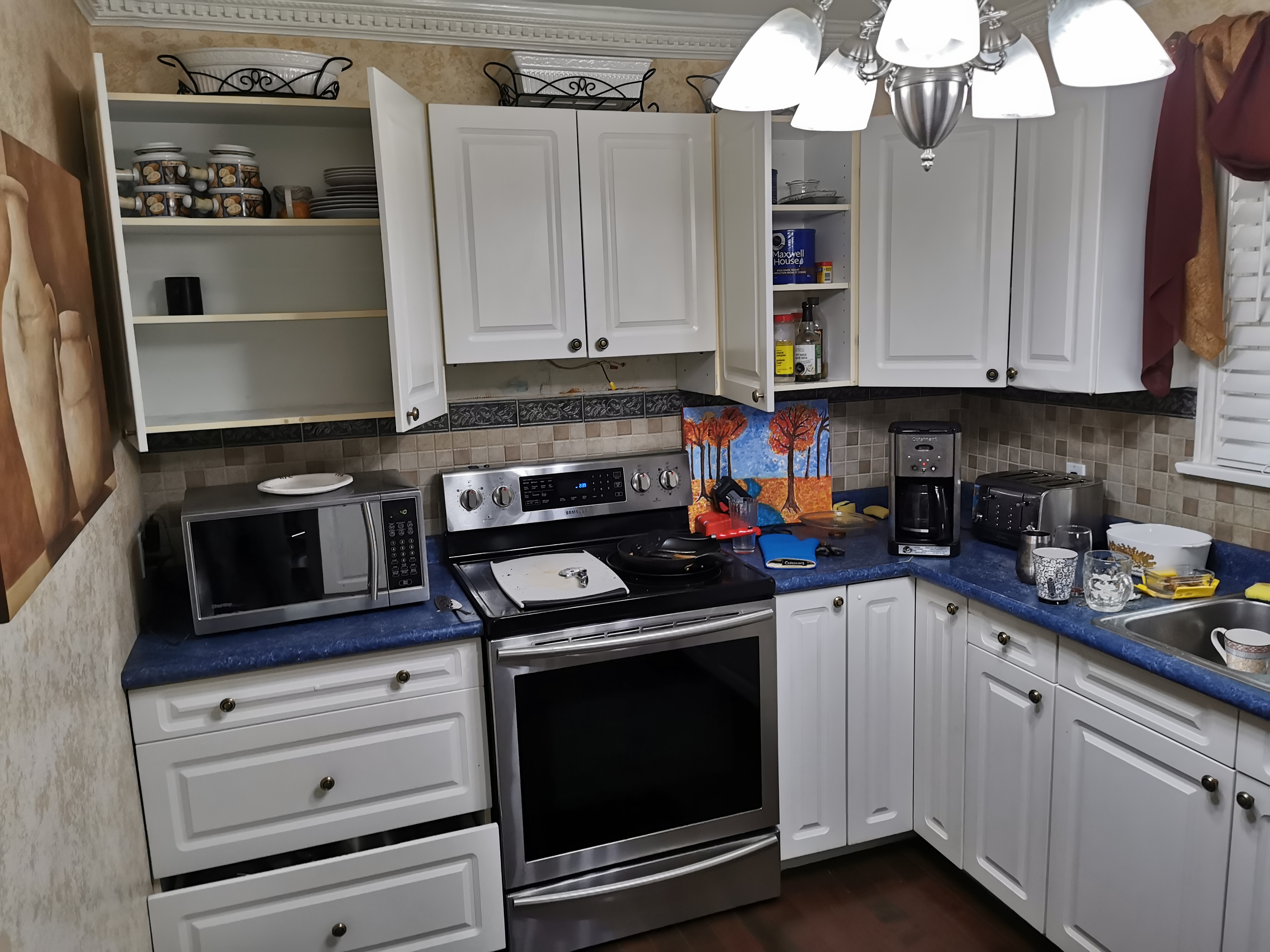 Here is an image of a kitchen.