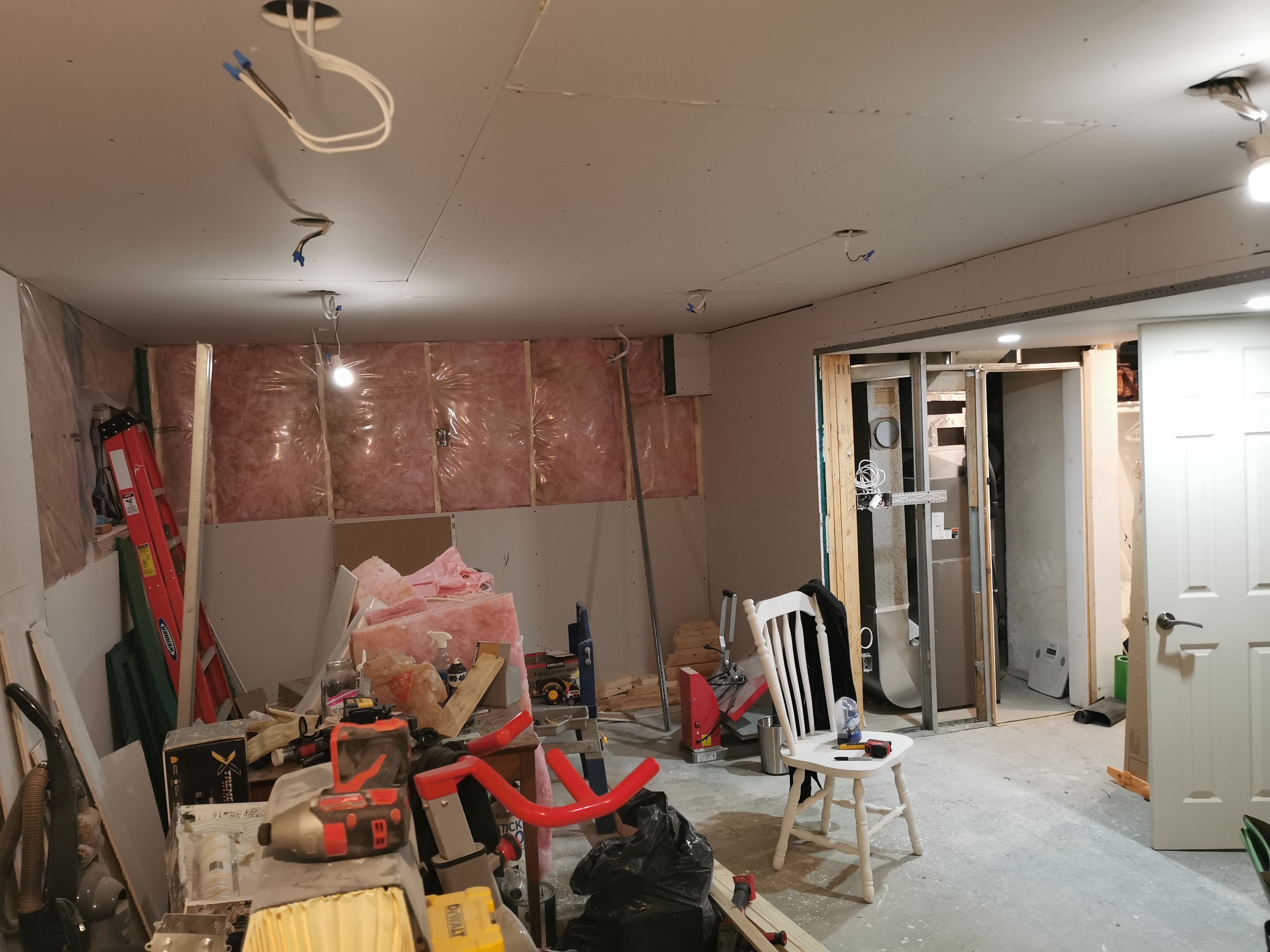 Here is an image of a kitchen.