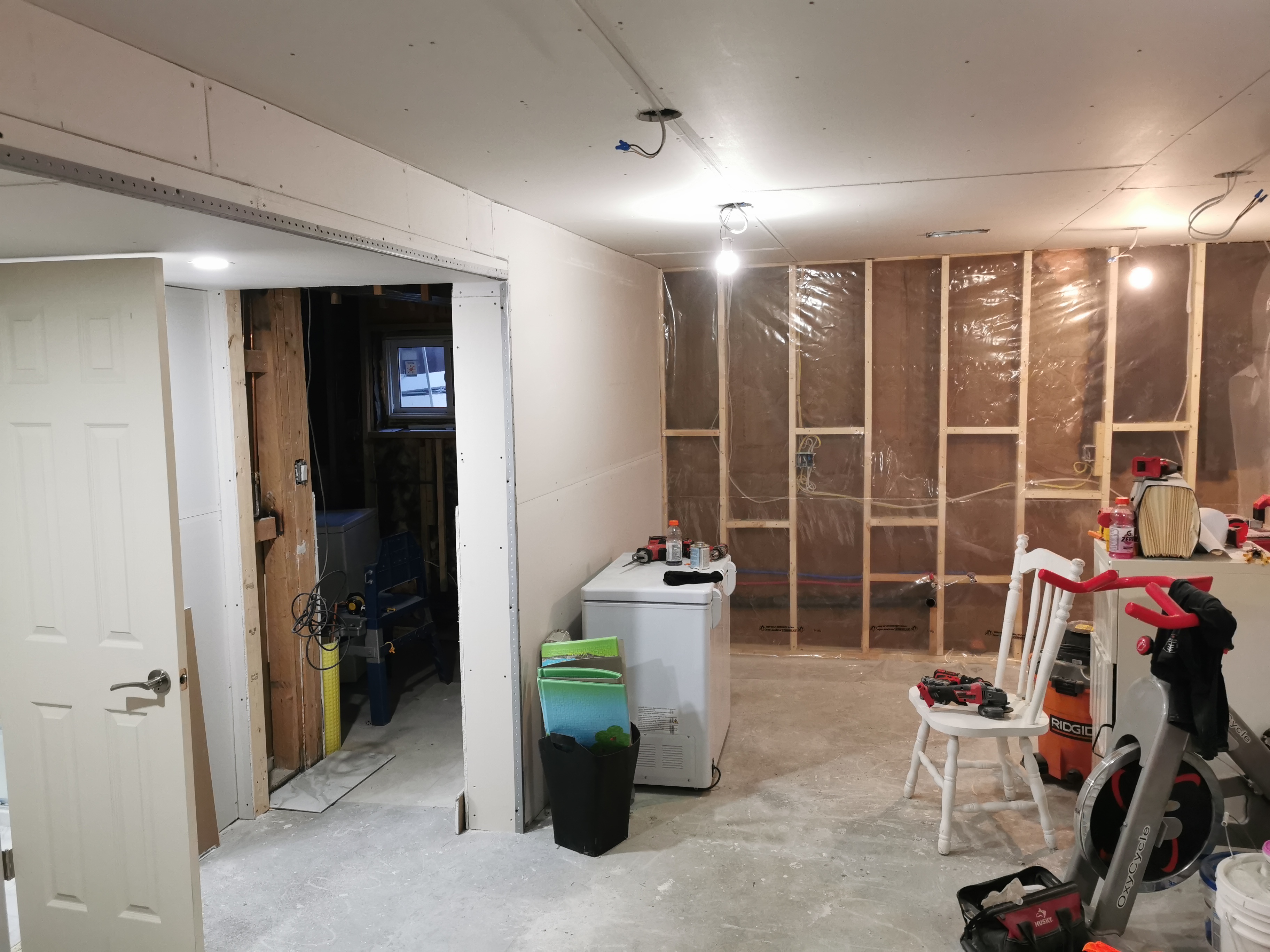 Here is an image of a kitchen.